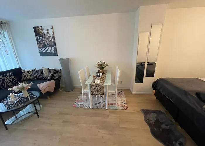 Gemuetliche, Moderne Wohnung Fuer 2-4 Personen